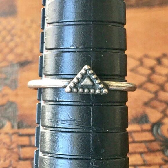 Triangle Stacking Ring Size 7 Silver Tone Thin Band 90s Vintage Style - Picture 1 of 16